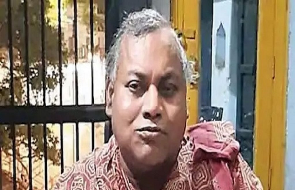 Dom Raja of Varanasi passes away (live near Manikarnika Ghat)